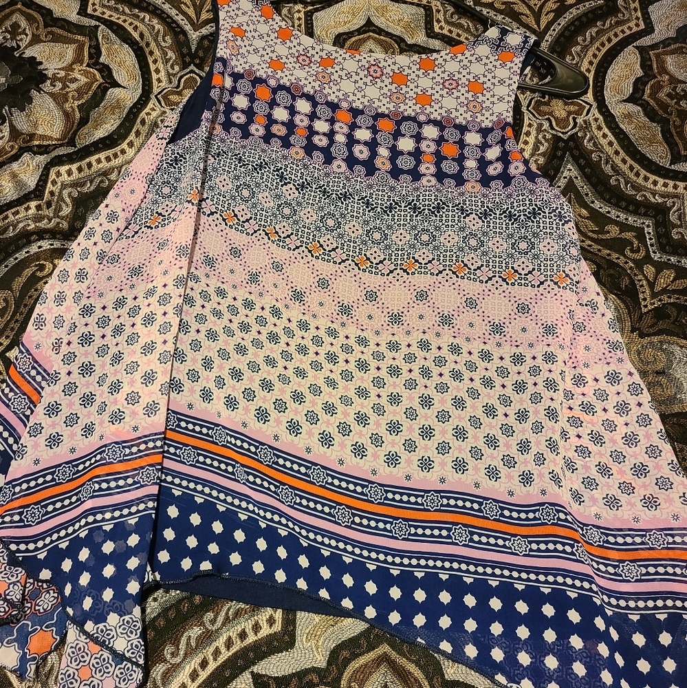 Flowy patterned top - Picture 2 of 2